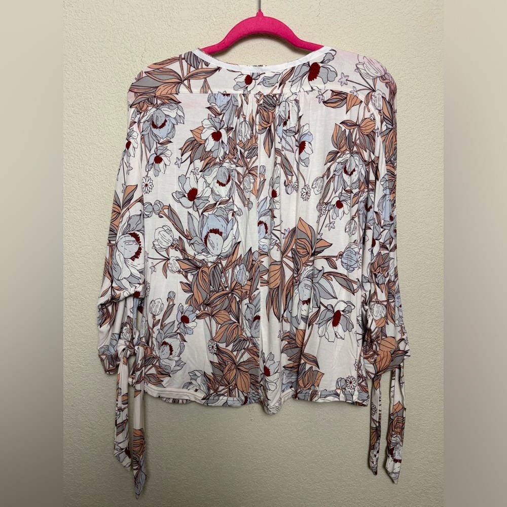 Free People Floral Blouse in White and Pink - Picture 11 of 11